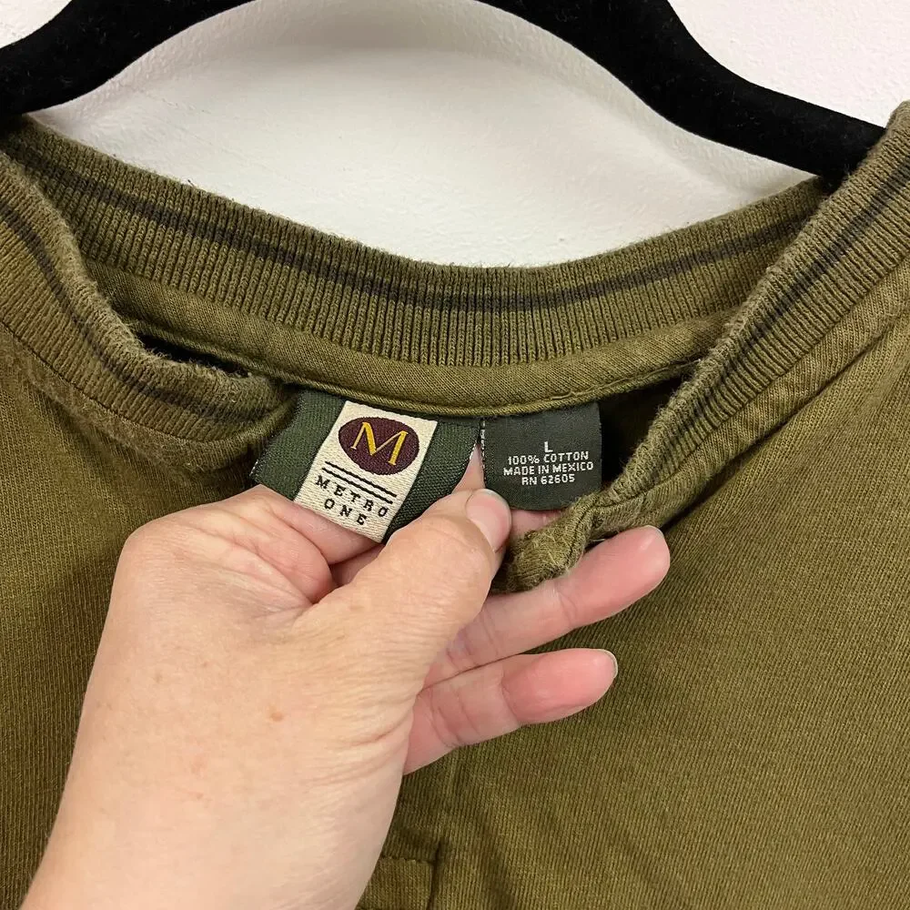 Men's L Vintage 1990's Henley short sleeve Metro One Olive Green Tee 100% Cotton
